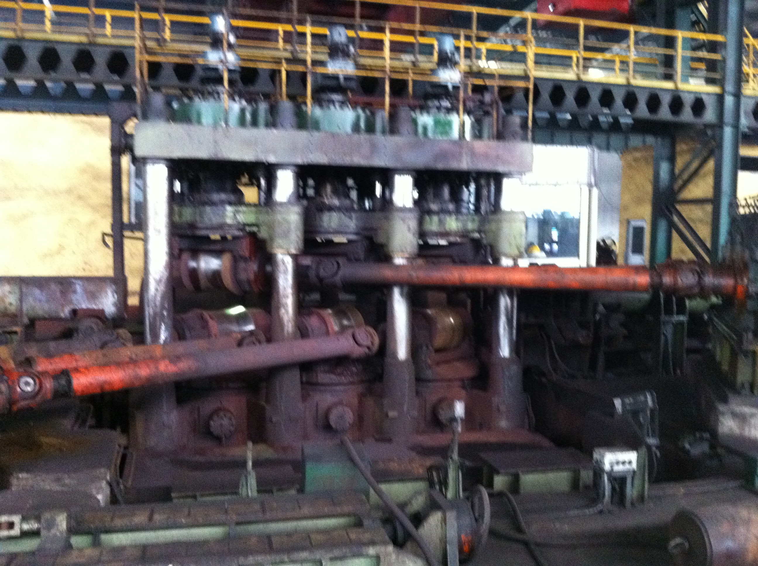 無(wú)縫鋼管生產(chǎn)車間